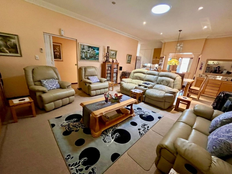 3 Bedroom Property for Sale in Protea Park North West